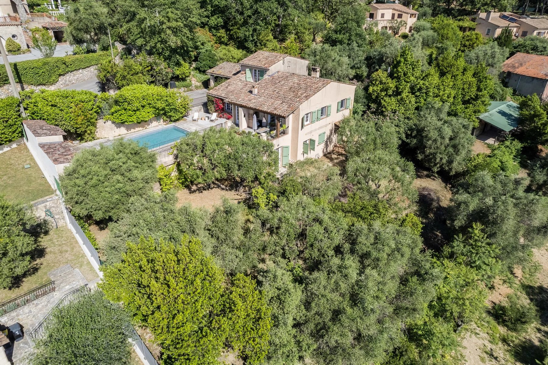 06250 MOUGINS VILLA