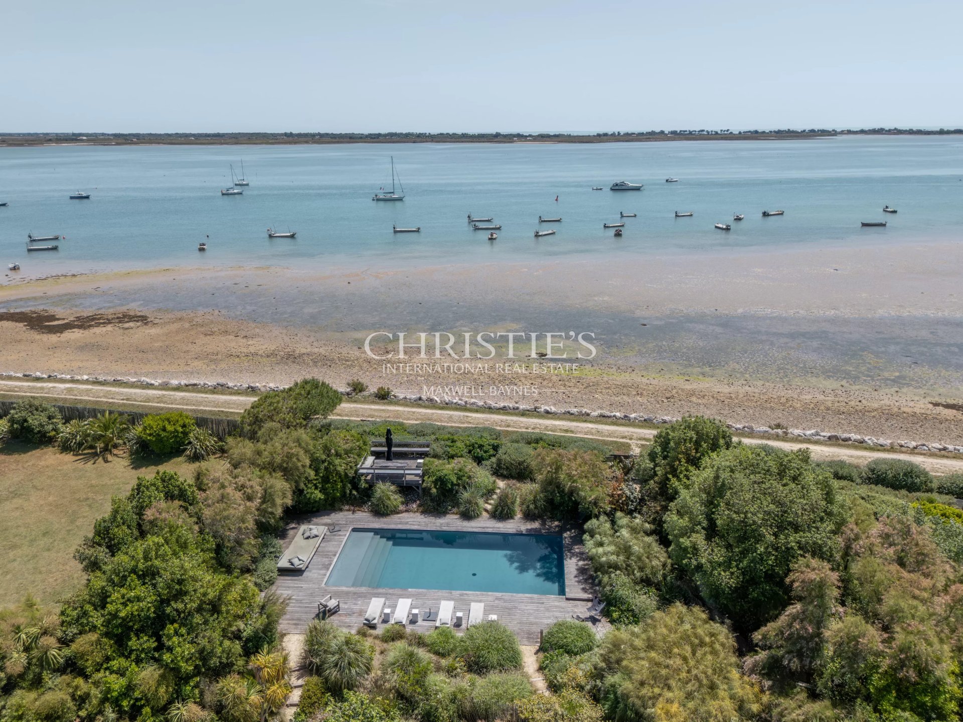 5 Bedroom Villa/Townhouse's Image 7