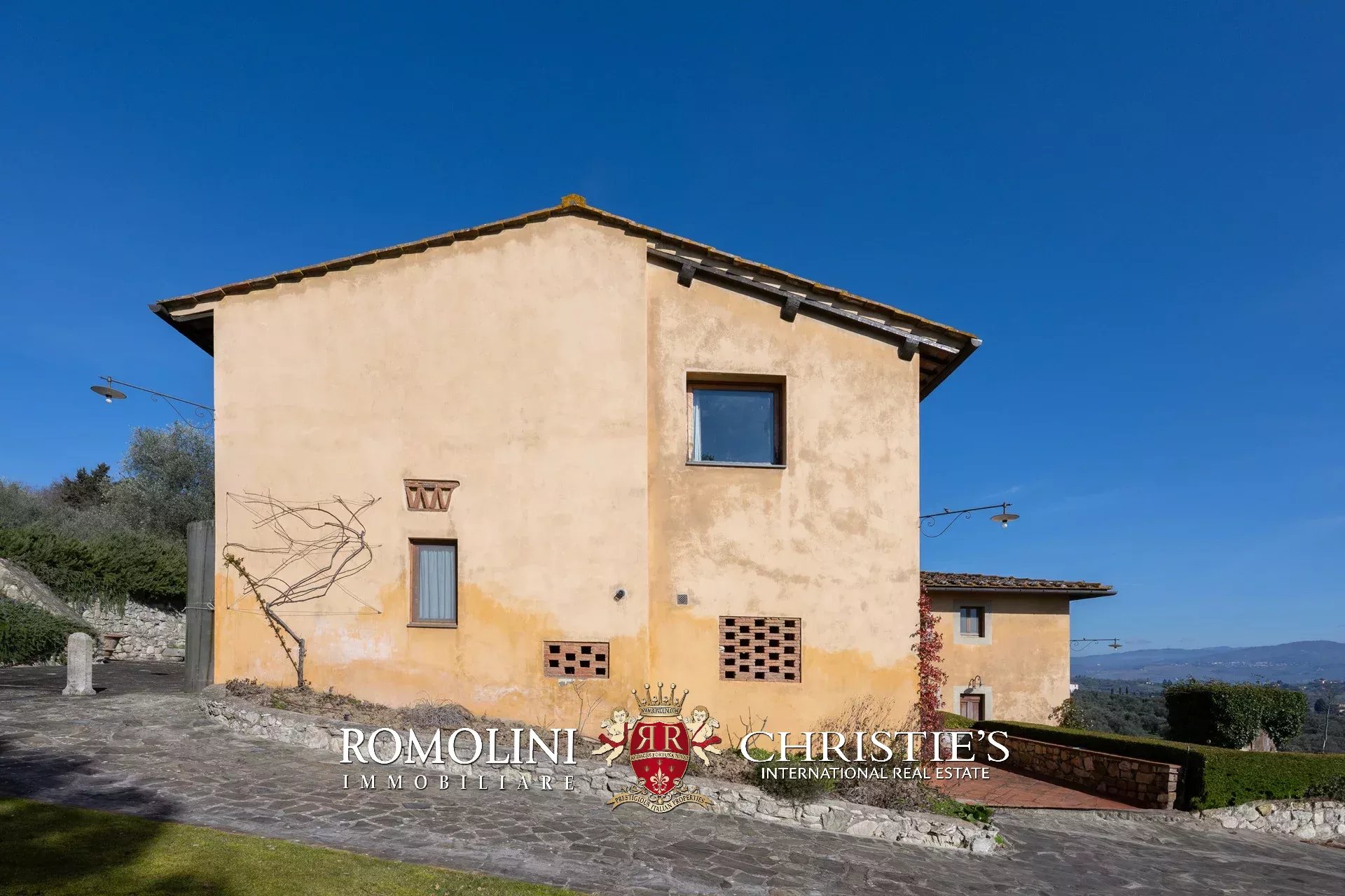 13 Bedroom Villa/Townhouse's Image 6