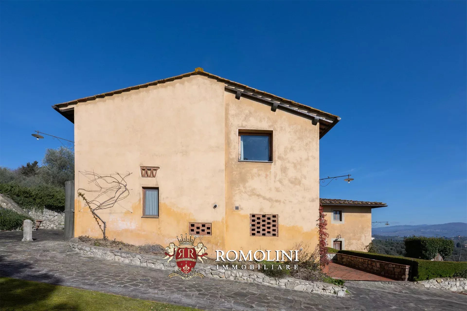 13 Bedroom Villa/Townhouse's Image 6