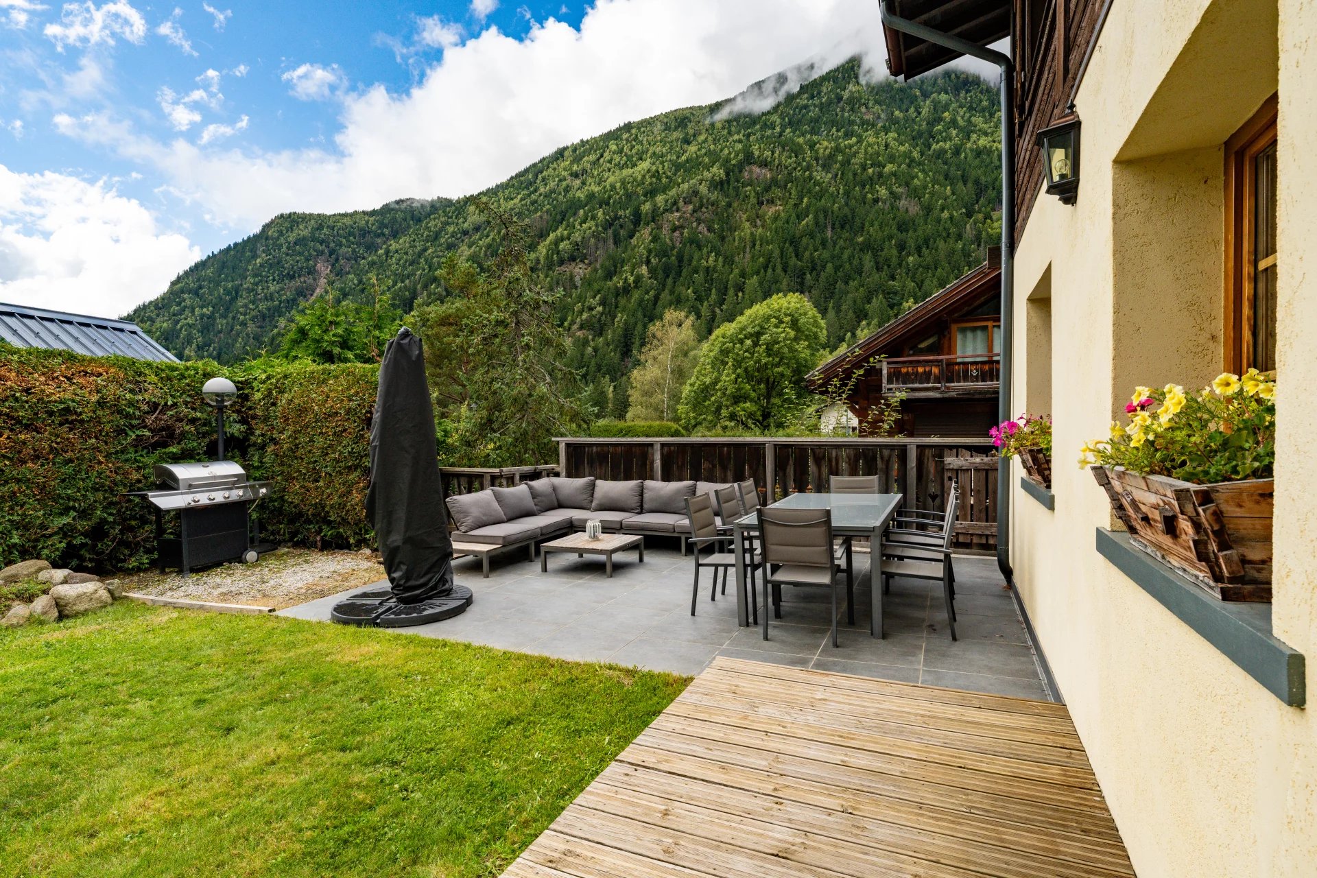 Photo of LES BOSSONS - A large, 4-bedroom chalet with independent apartment in les Bossons, Chamonix