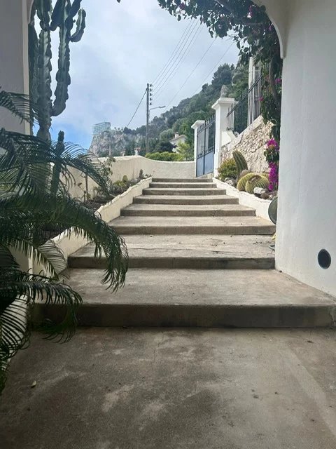 Roquebrune-Cap-Martin – Charming Villa at the Gates of Monaco