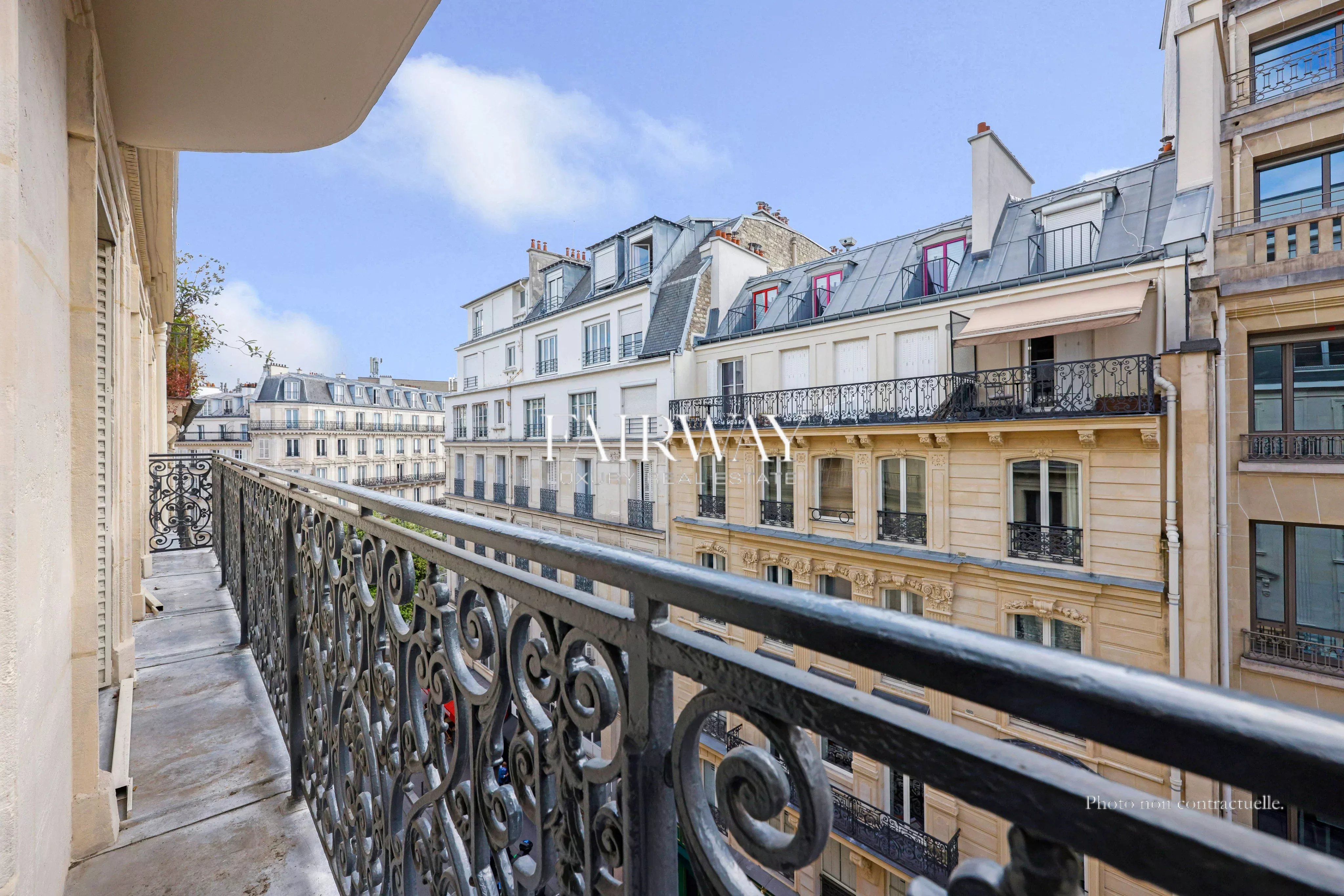 Appartement familial avec balcon - 4 chambres - 158m² - Paris 9e