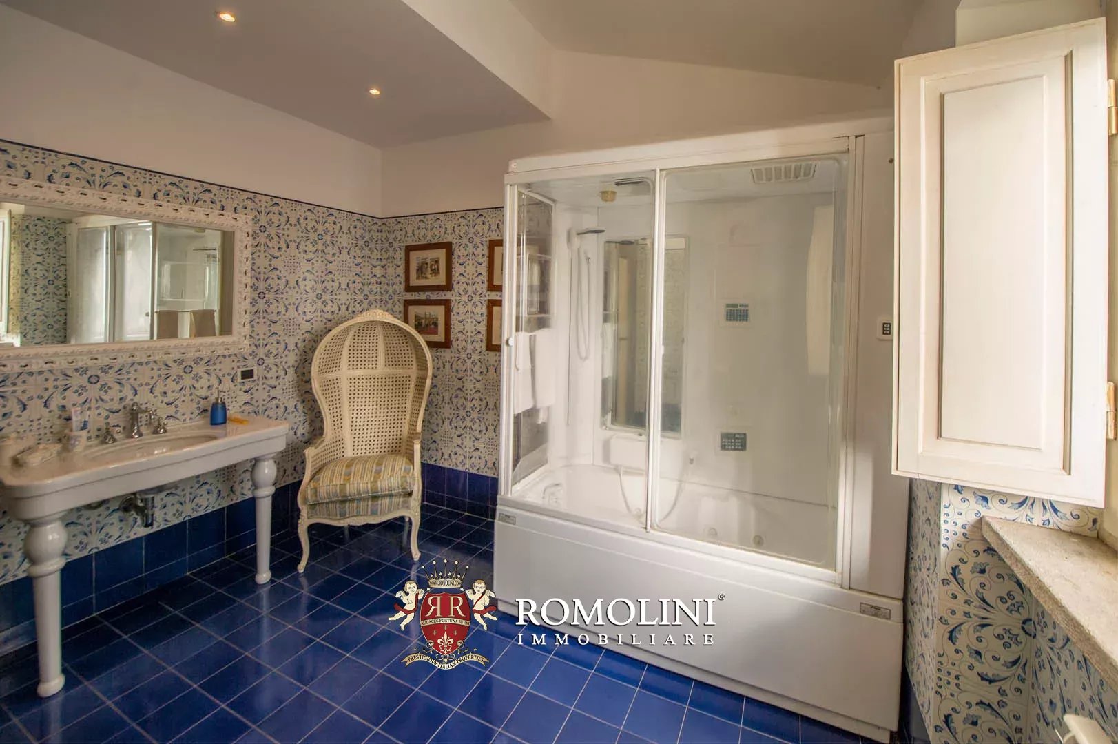 10 Bedroom Villa/Townhouse's Image 35