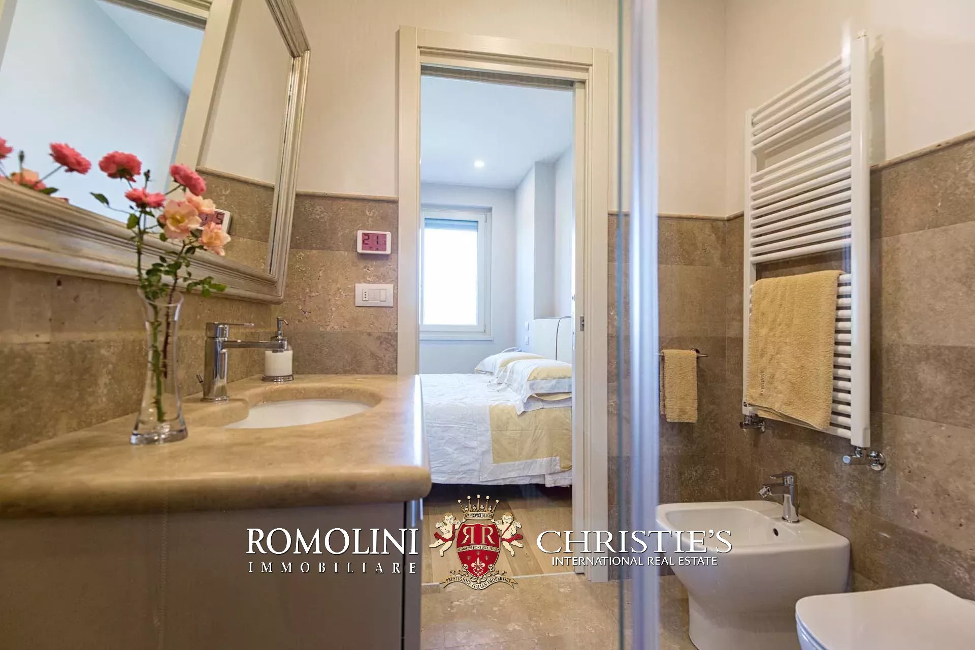 7 Bedroom Villa/Townhouse's Image 49