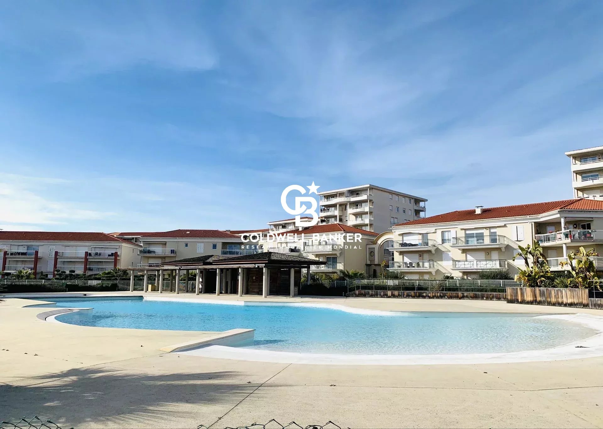 Résidence avec piscine – Charmant 2 pièces avec garage en sous-solBel appartement 2 pièces au dernier étage