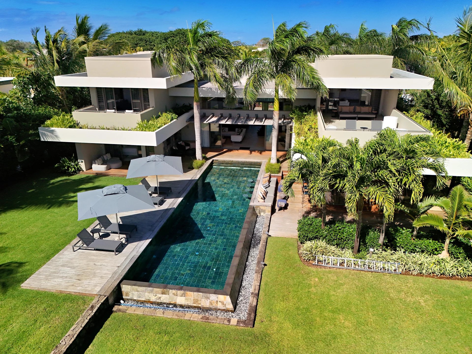 Sale Villa Beau Champ