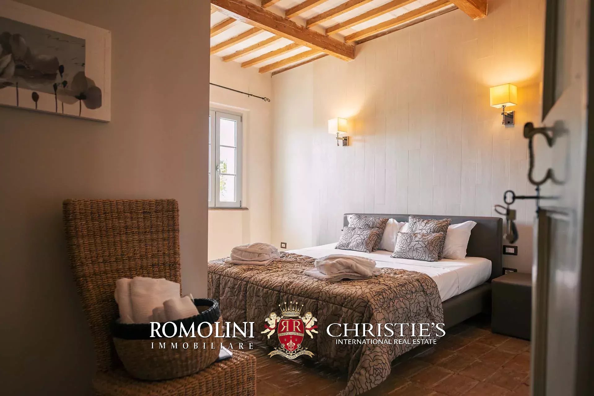 8 Bedroom Villa/Townhouse's Image 63