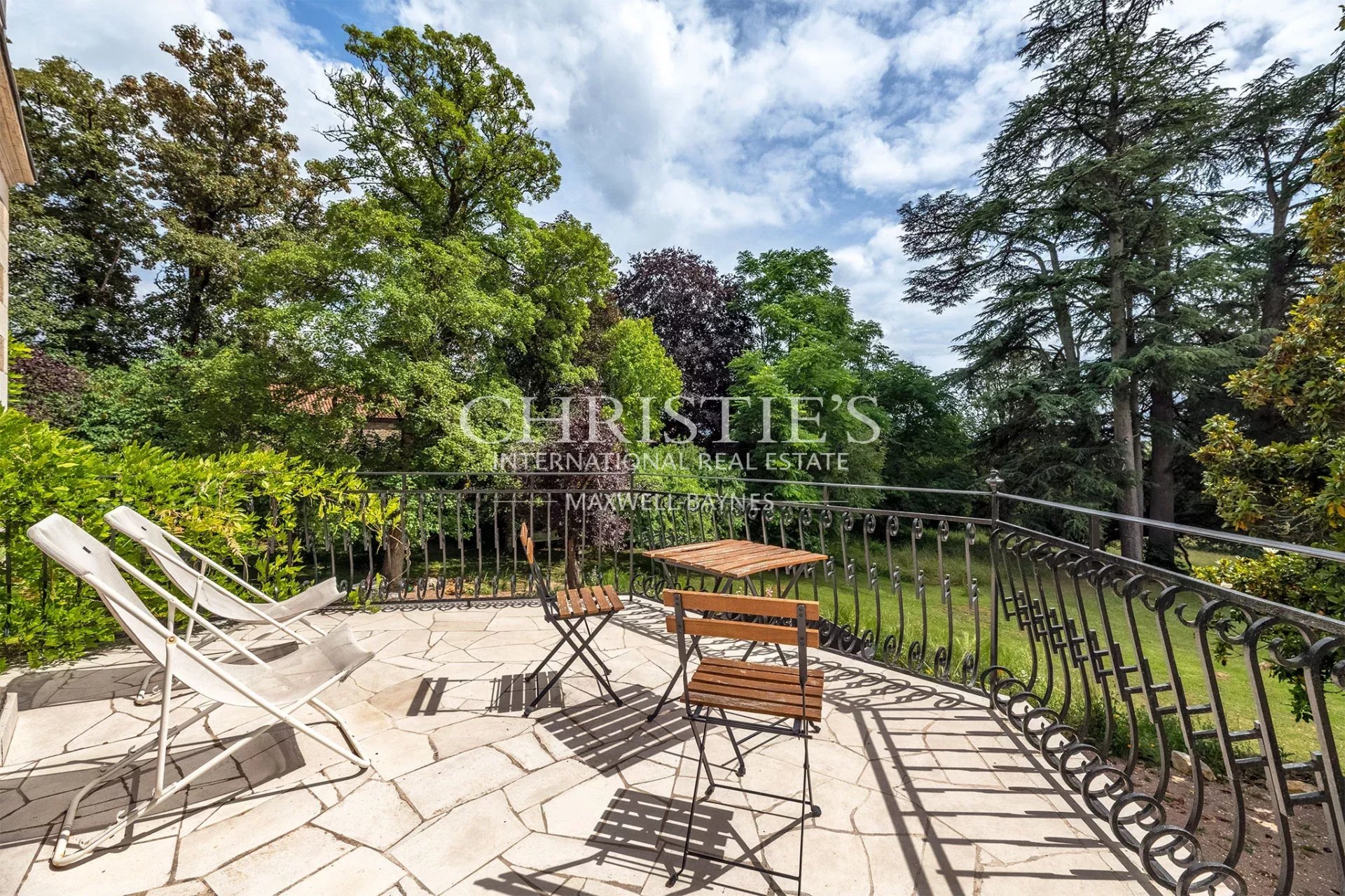 9 Bedroom Chateau's Image 19