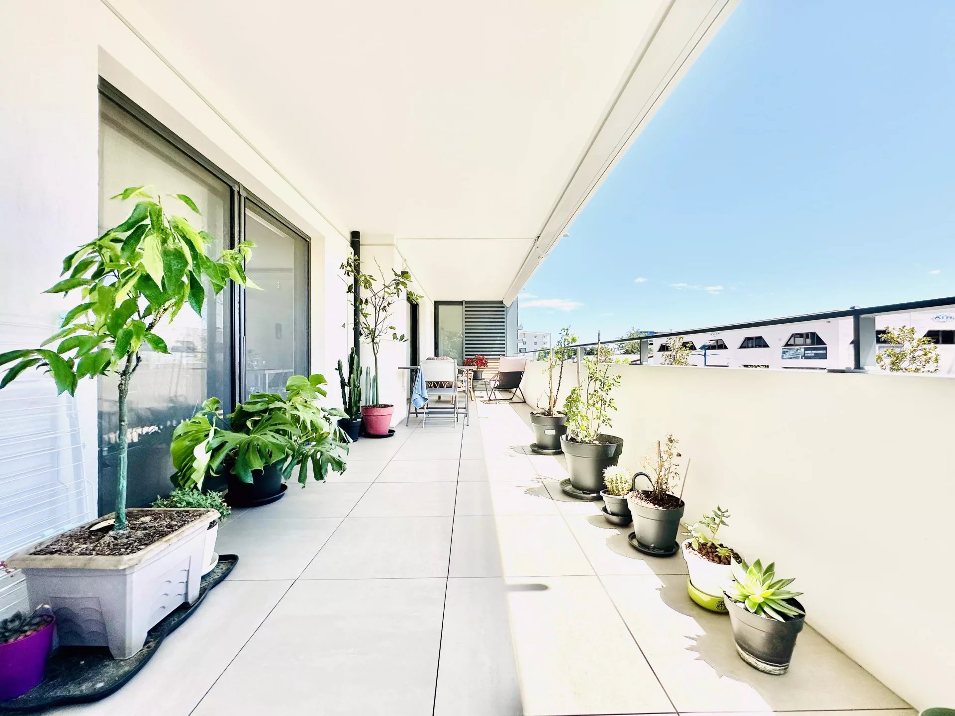 🏡 Villeneuve-Loubet – Les Maurettes – 3P 91 m² avec terrasse 38 m² – Résidence 2020 avec piscine – Calme absolu