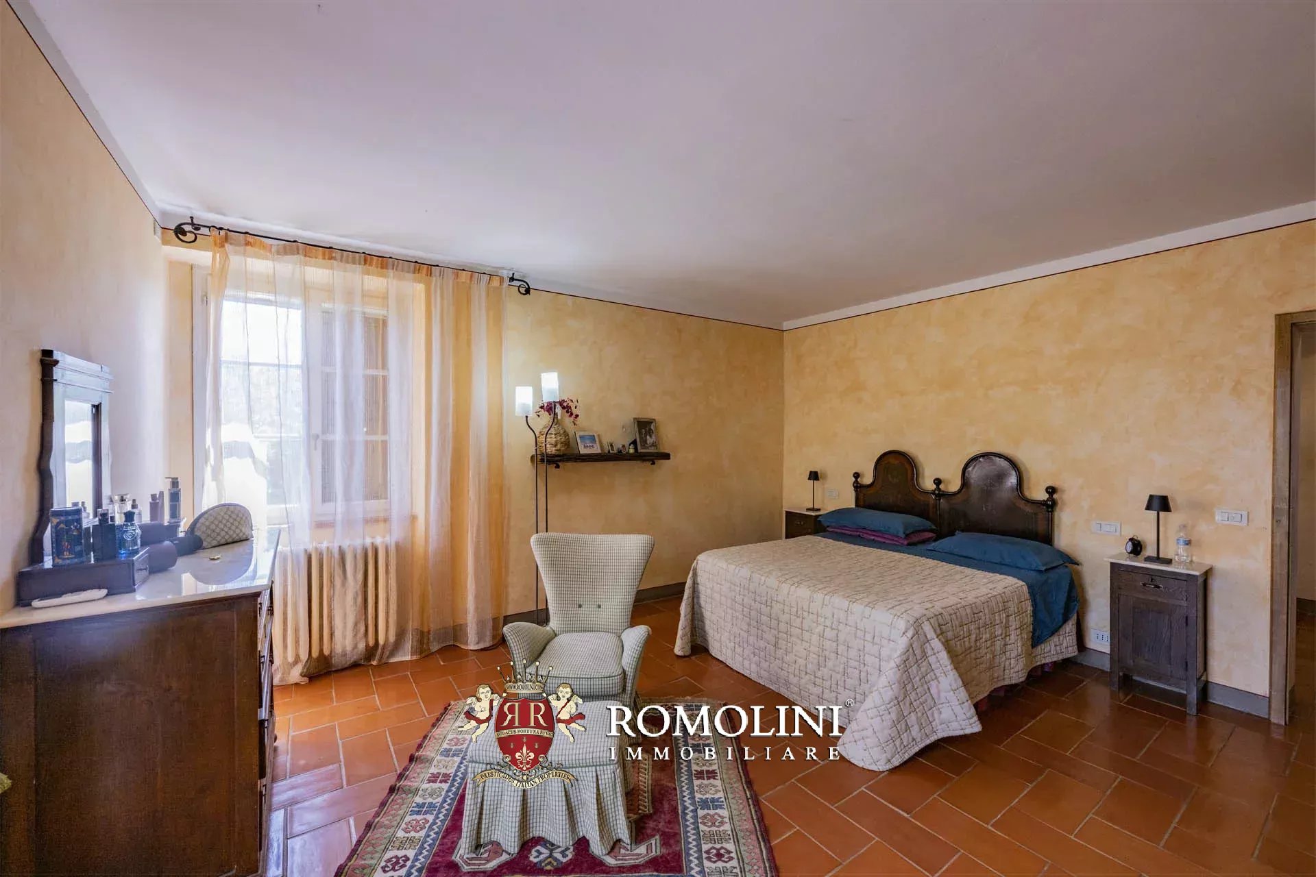 34 Bedroom Vineyard's Image 52