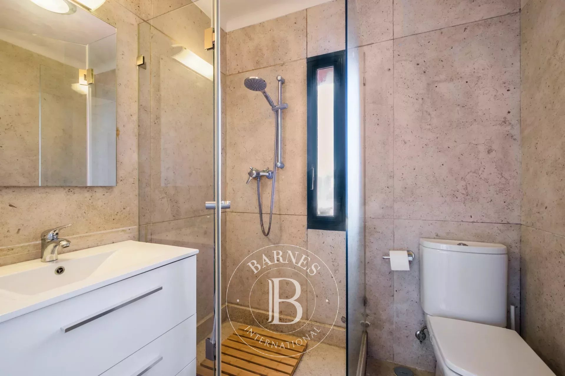 Family house with river view Family house with river view