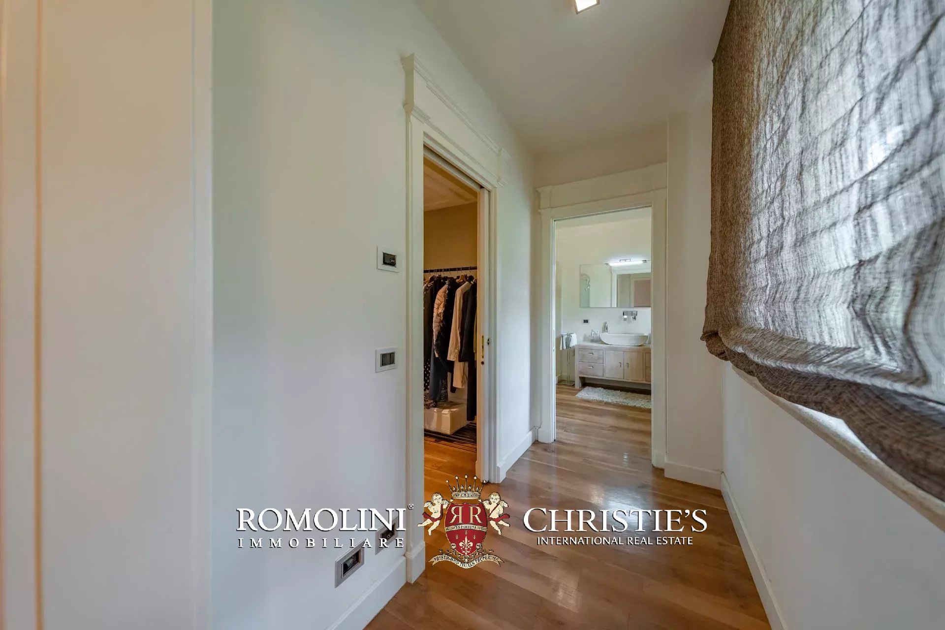 10 Bedroom Villa/Townhouse's Image 45