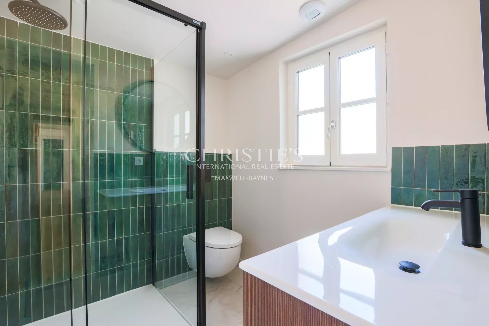 5 Bedroom Villa/Townhouse's Image 9