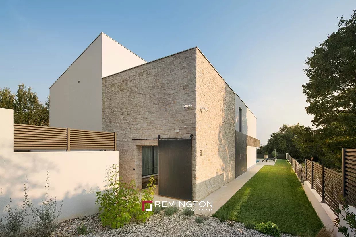 4 Bedroom Villa/Townhouse's Image 6