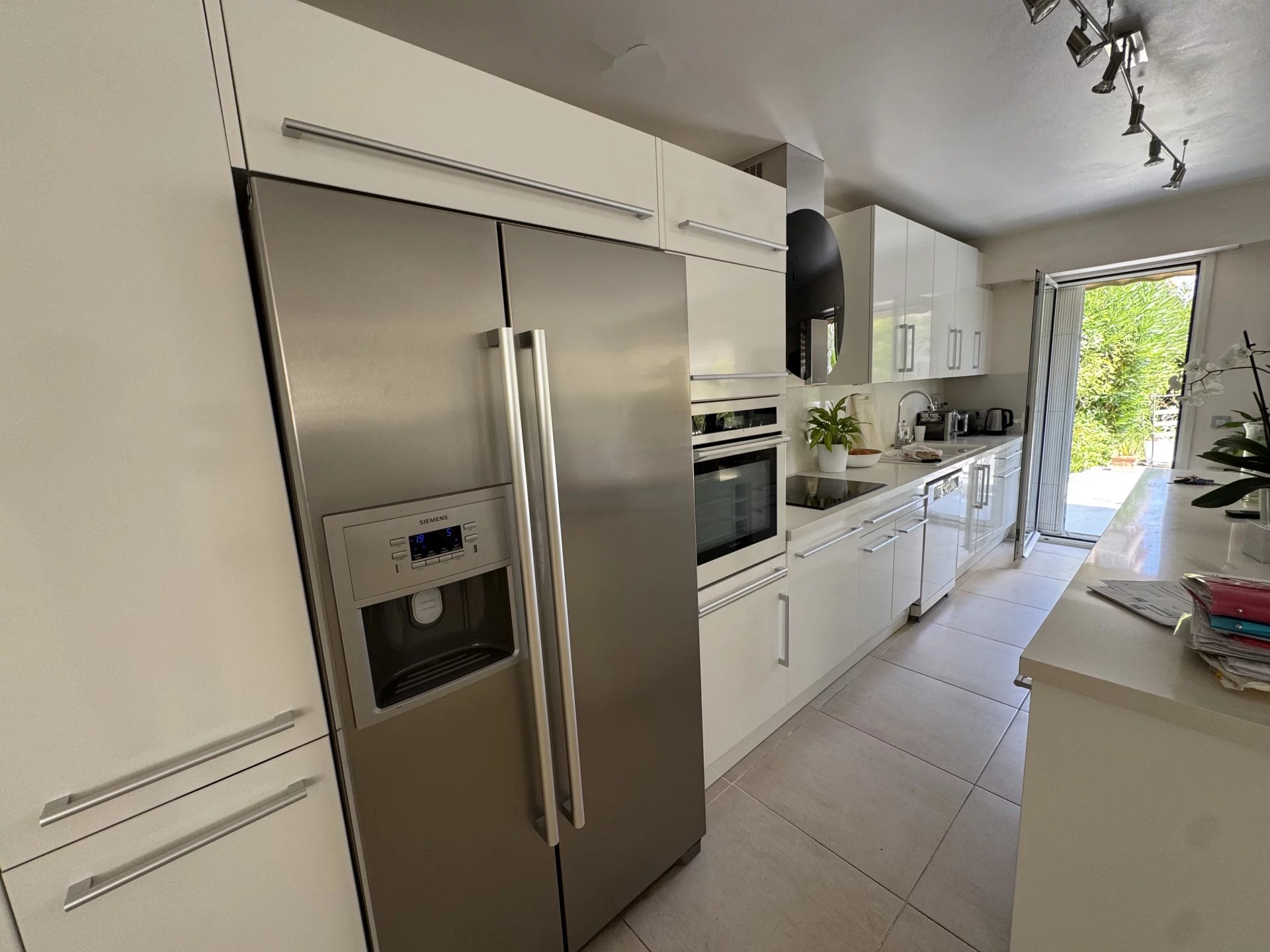 Cannes vente 3 pièces en rez de jardin