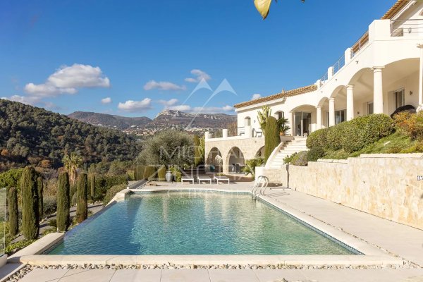 Luxury Villa in Saint-Paul de Vence with Panoramic Village Views — photo 6