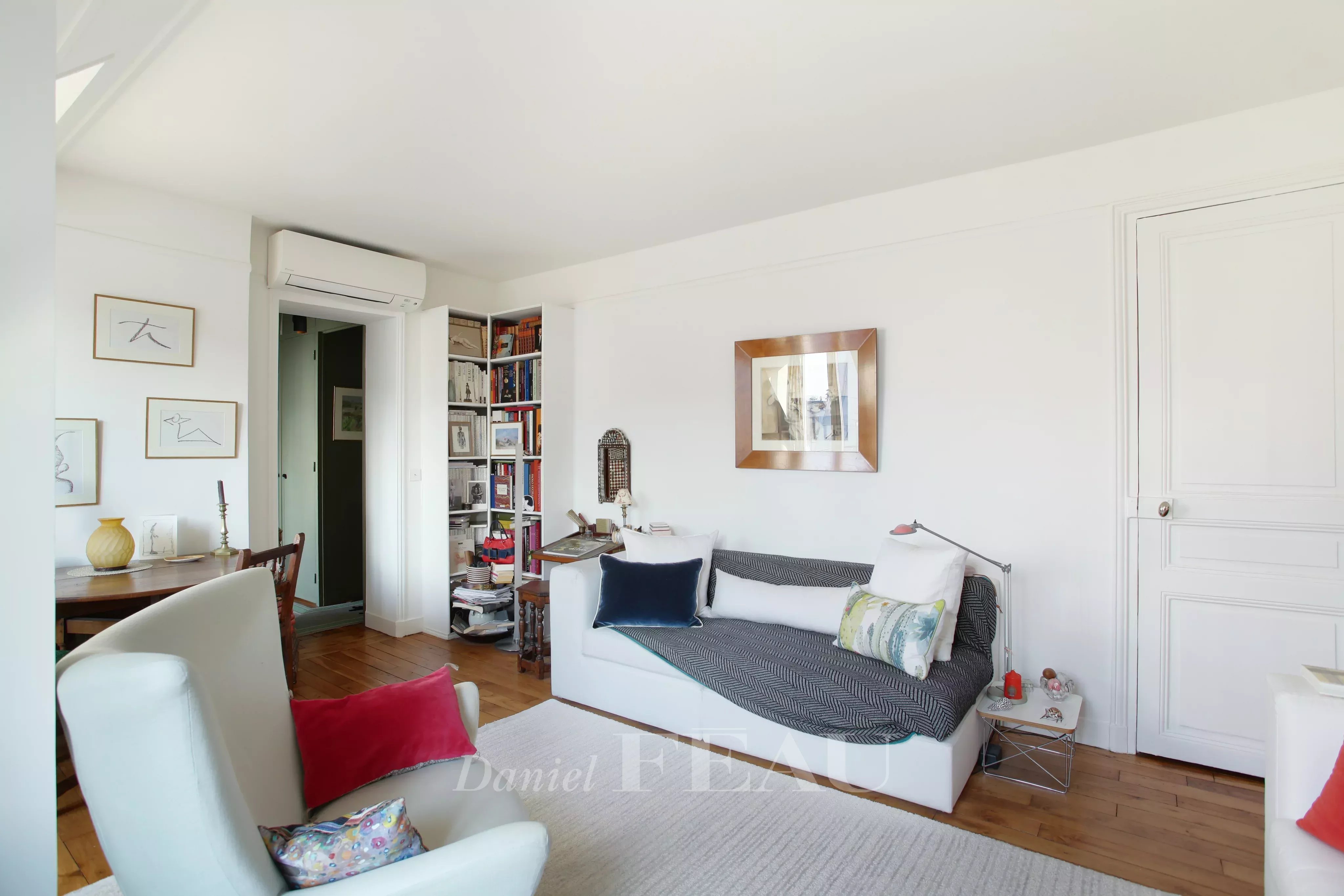 Sale Apartment Paris 1st