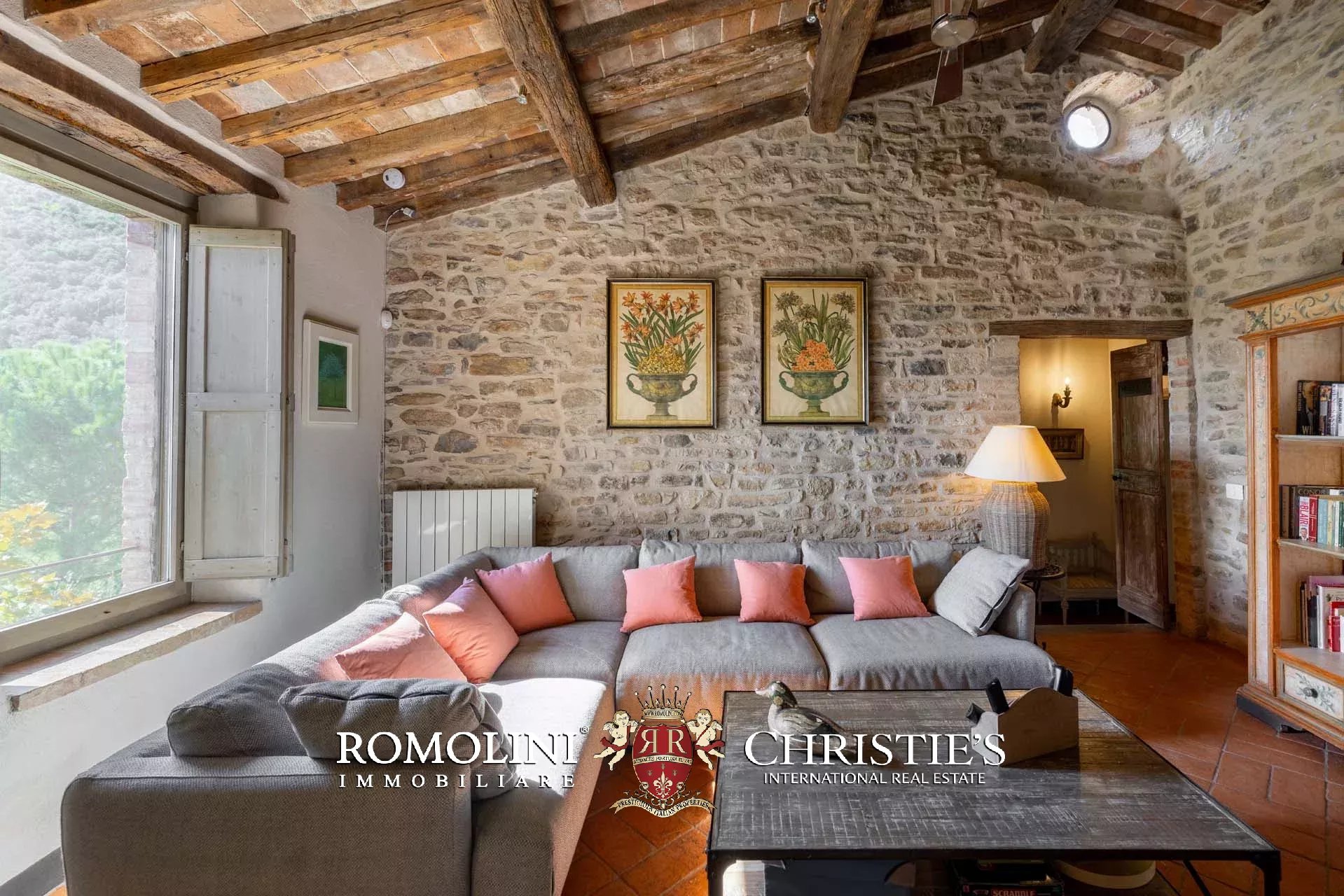 8 Bedroom Villa/Townhouse's Image 45
