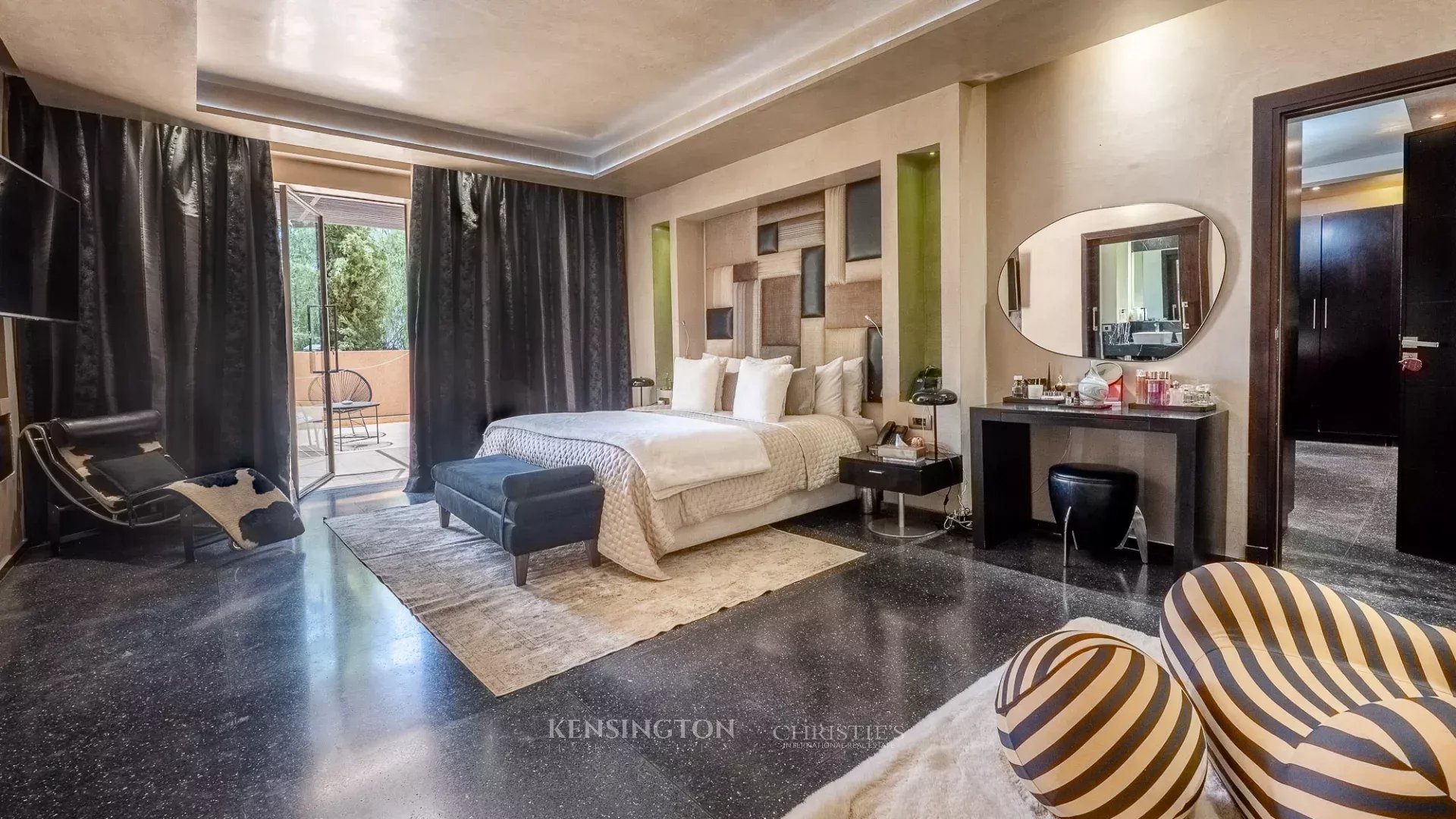 6 Bedroom Villa/Townhouse's Image 21
