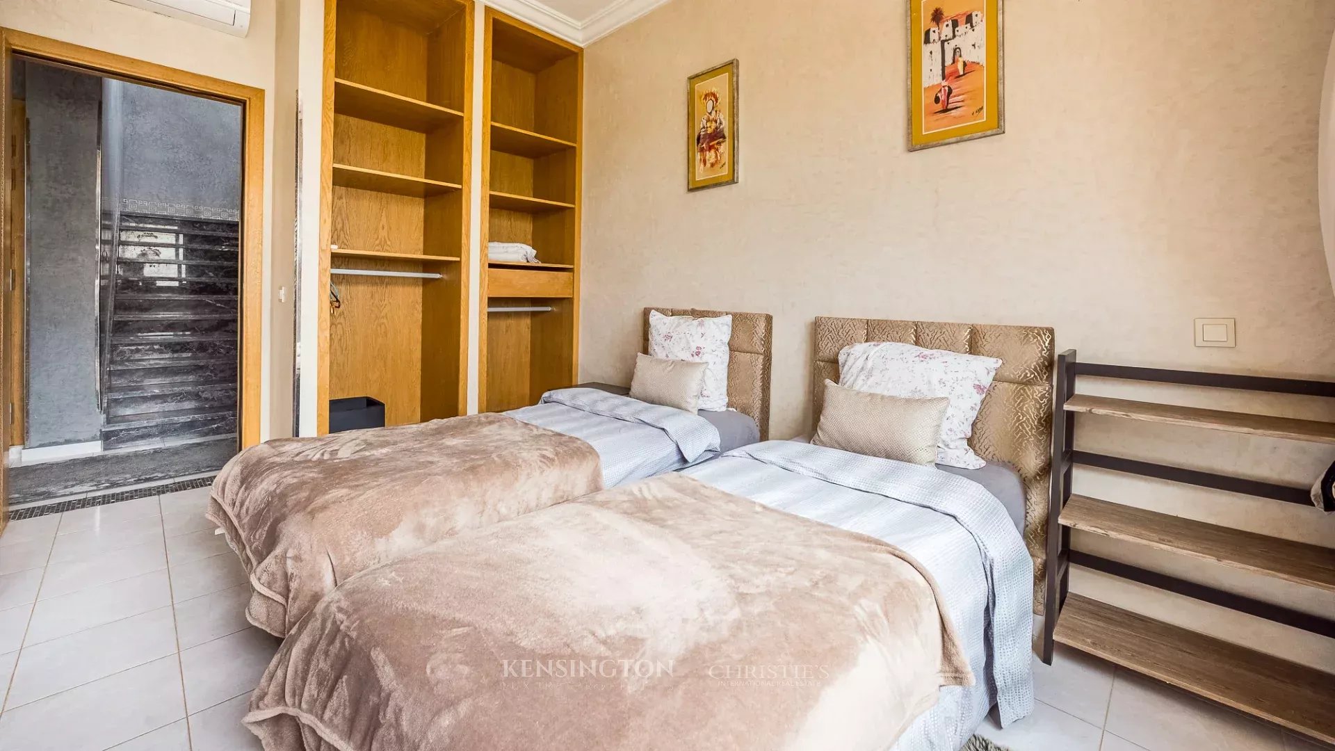 9 Bedroom Villa/Townhouse's Image 16