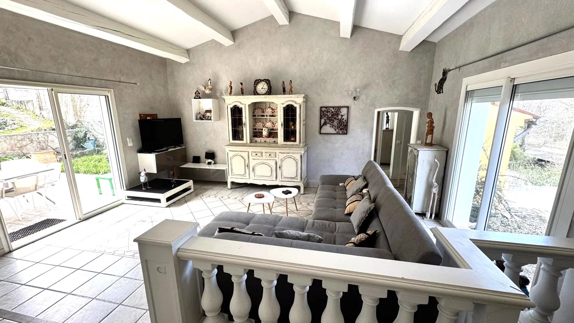 Villa avec piscine et garage