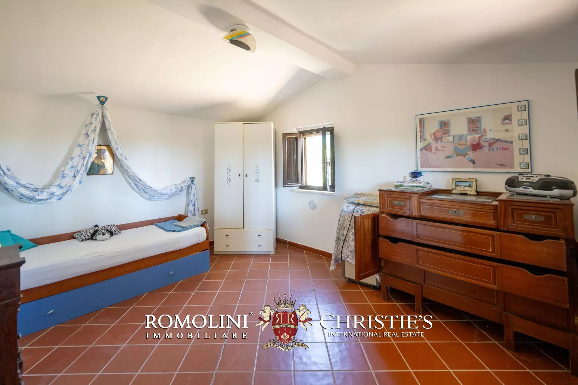 6 Bedroom Villa/Townhouse's Image 48