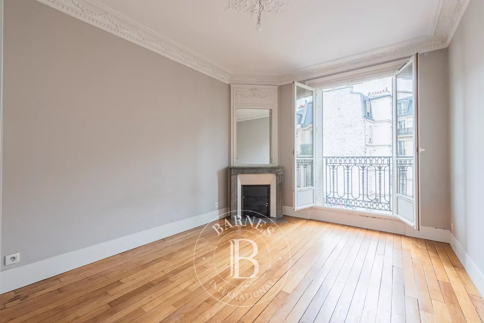 Daire Paris 18ème - picture 8