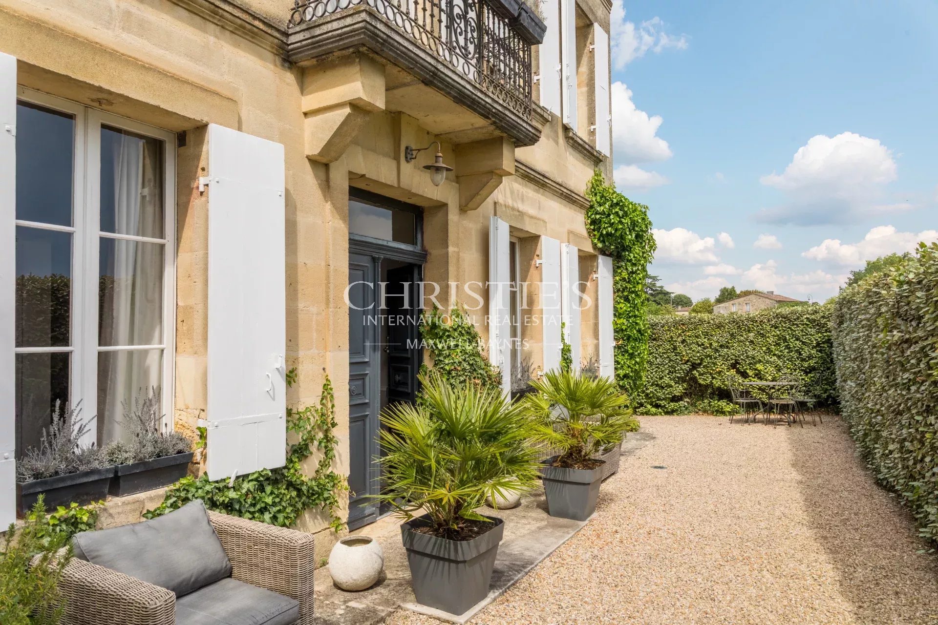 7 Bedroom Villa/Townhouse's Image 33