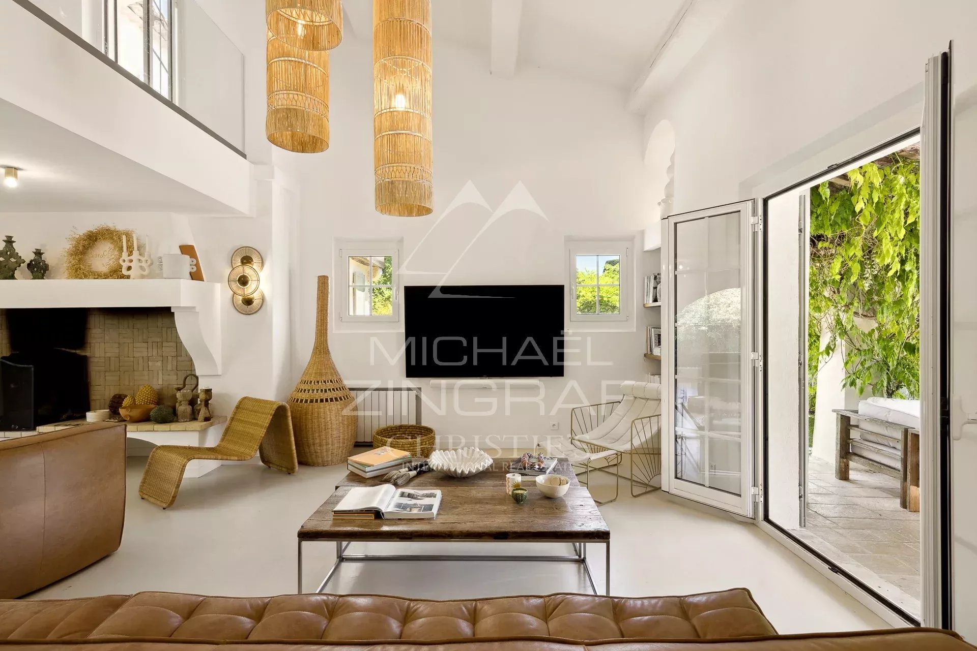 5 Bedroom Villa/Townhouse's Image 3