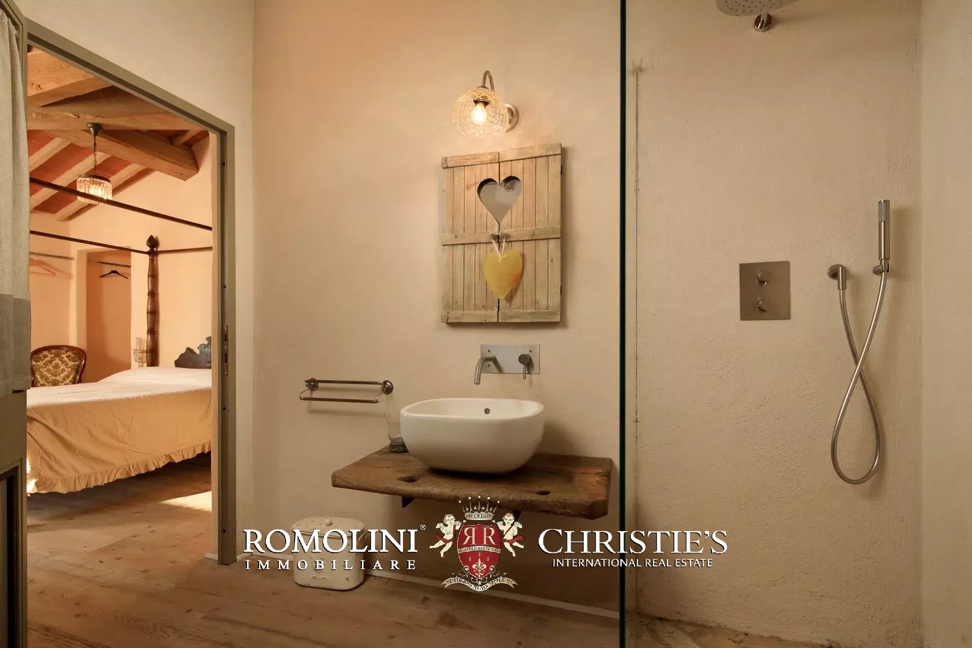 7 Bedroom Villa/Townhouse's Image 24