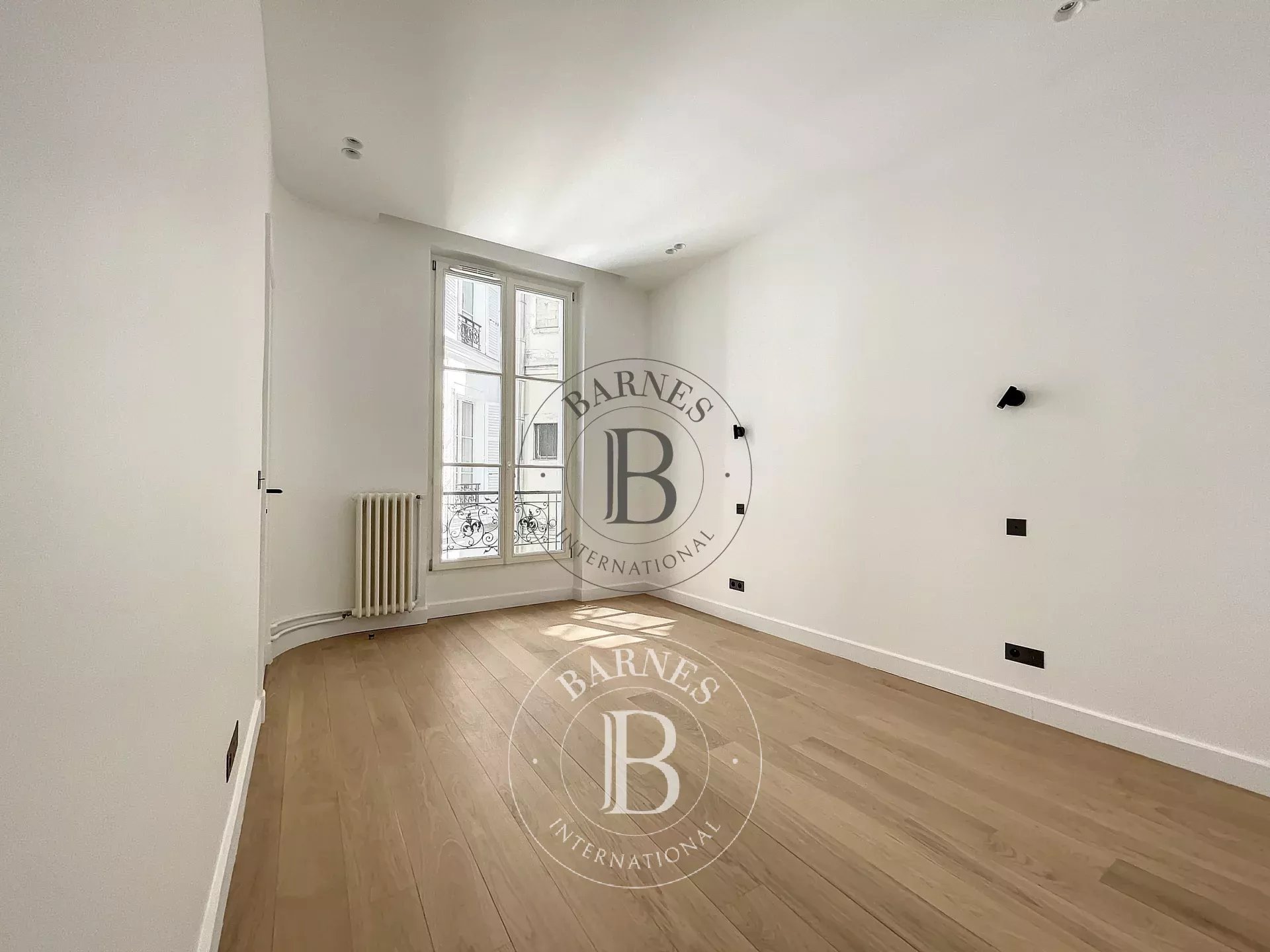 Daire Paris 8ème - picture 24