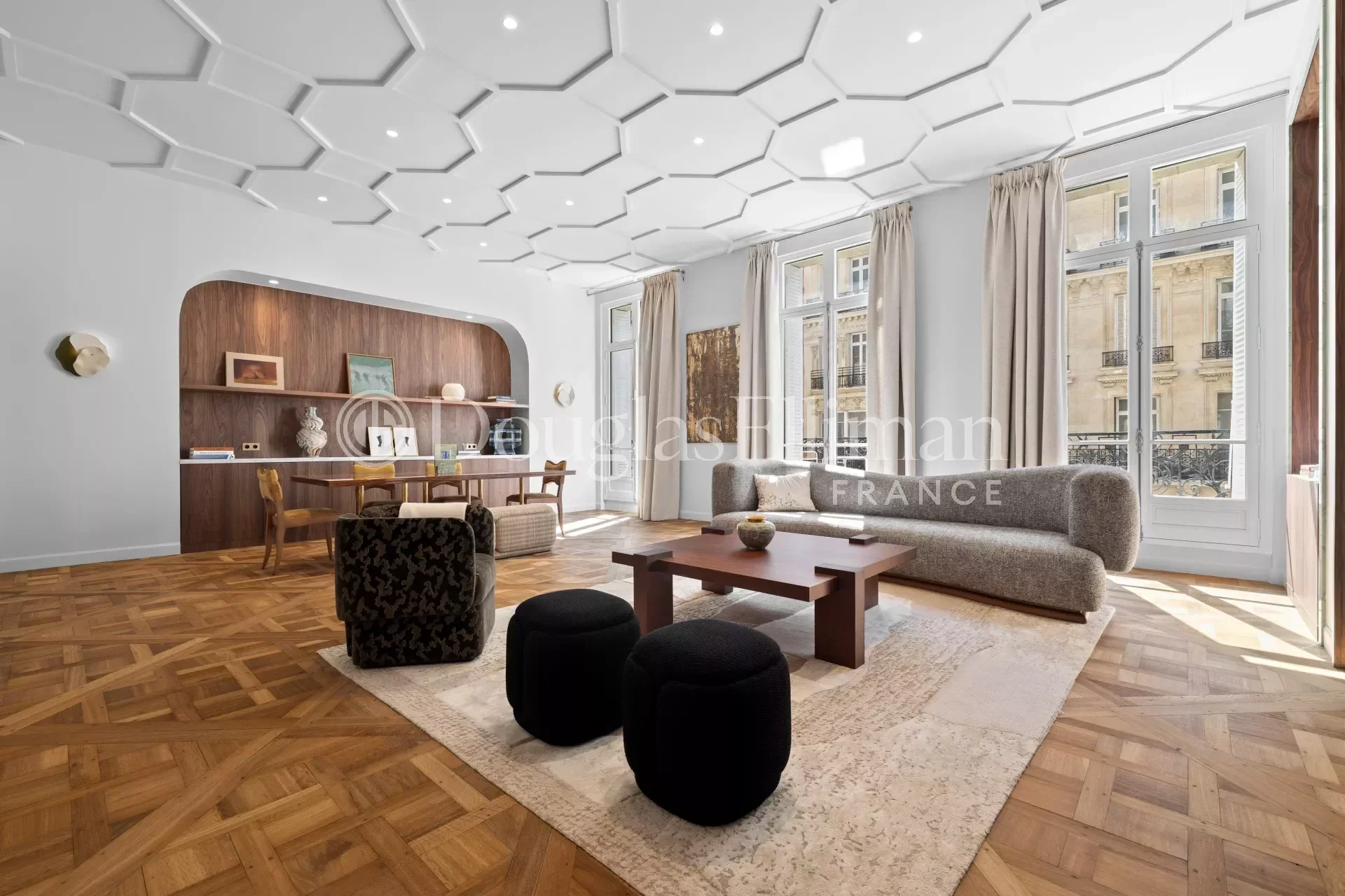 PARIS 8e TRIANGLE D’OR – Appartement de 156,05 m² — 3 chambres — Gardienne et ascenseur - Image nᵒ3