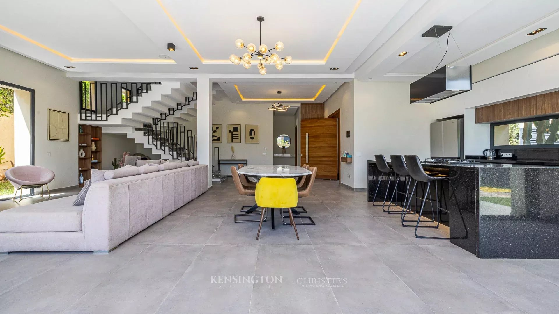 4 Bedroom Villa/Townhouse's Image 3