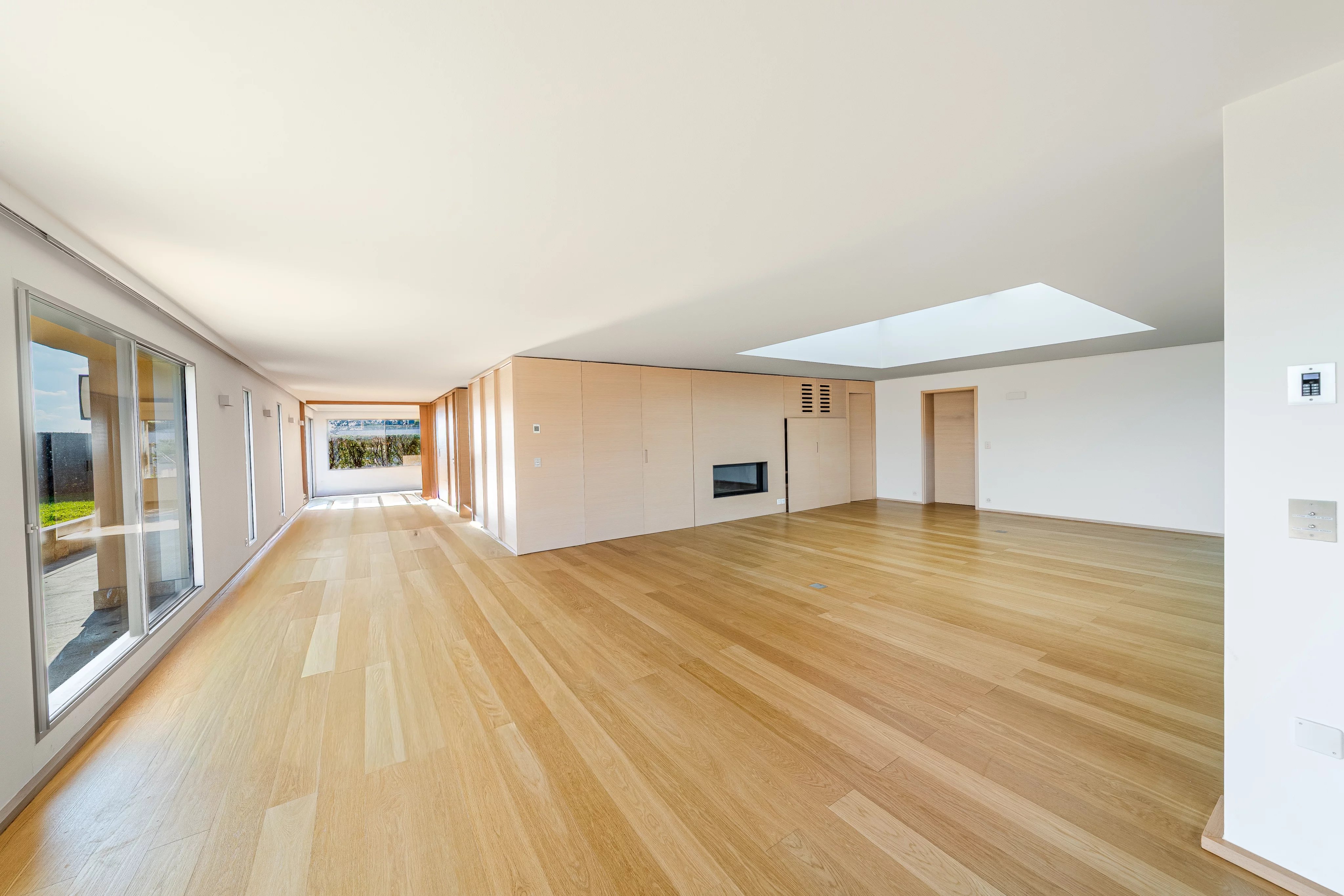 PENTHOUSE with exceptional lake view