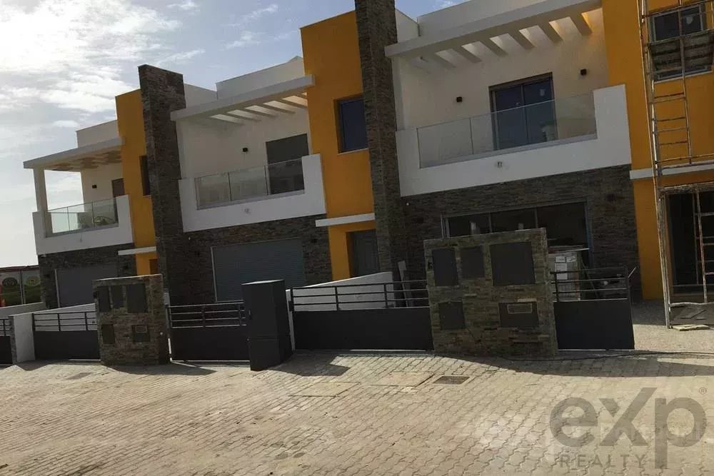 V4 House or Villa in Olhão, Algarve, Portugal 85506682 image 2