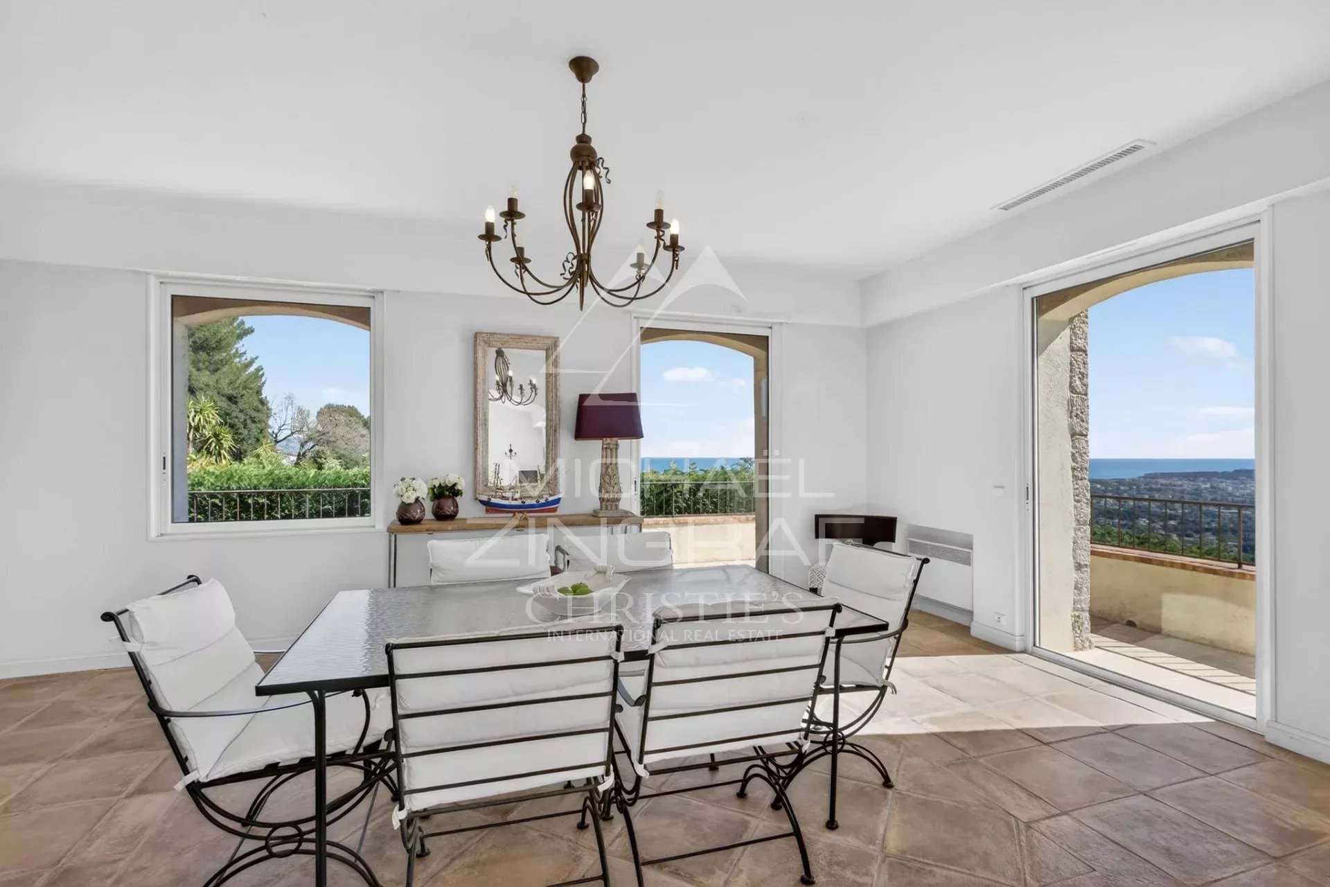 4 Bedroom Villa/Townhouse's Image 5