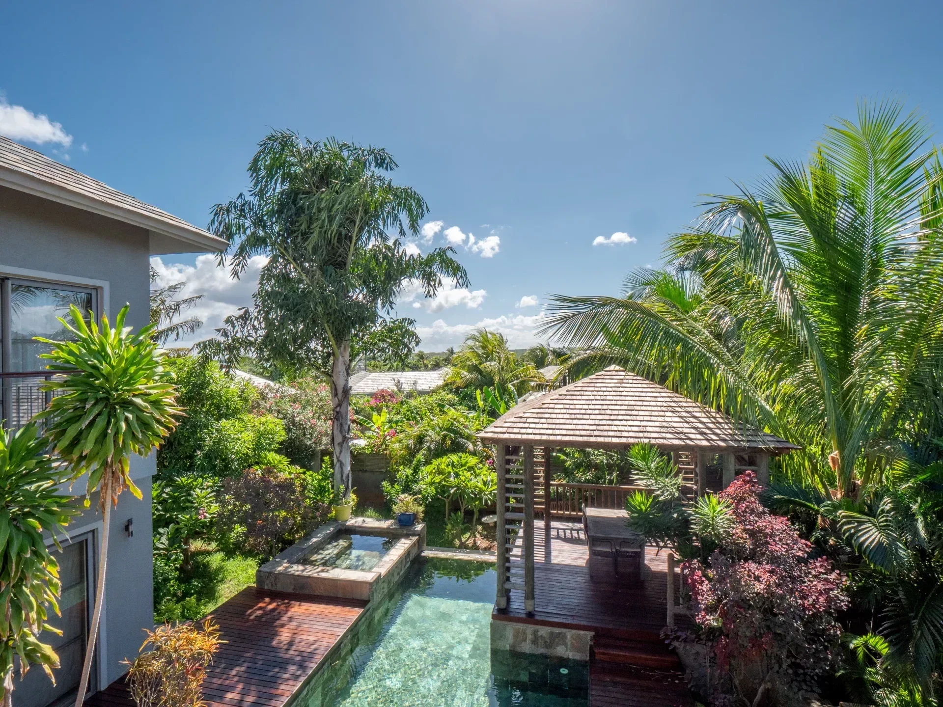 Renovated Villa in Tamarin, High Rental Potential - photo 1