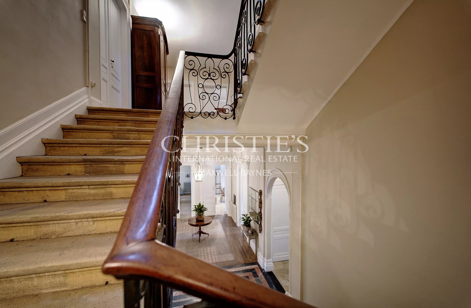 10 Bedroom Villa/Townhouse's Image 14