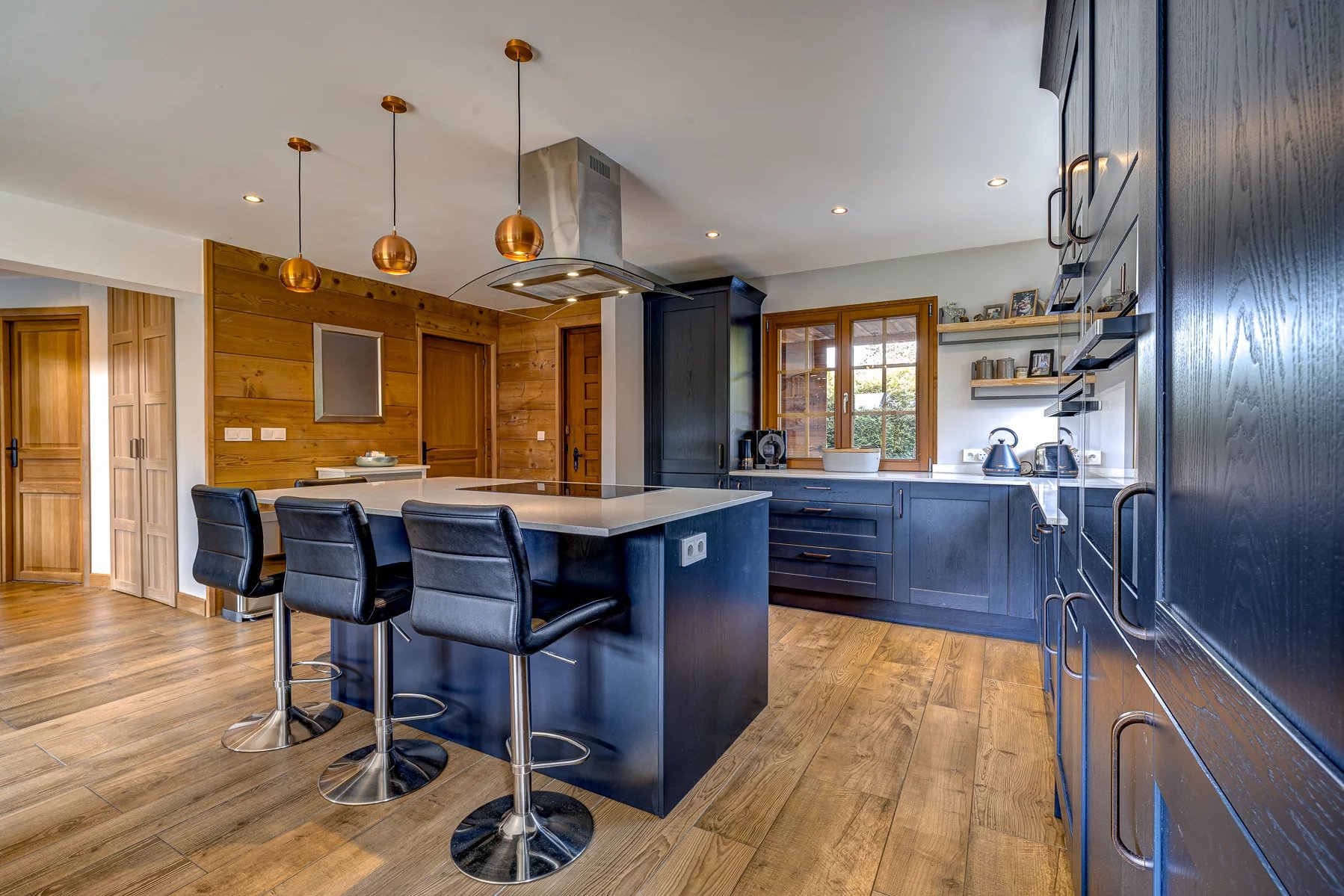 Photo of LES BOSSONS - A large, 4-bedroom chalet with independent apartment in les Bossons, Chamonix