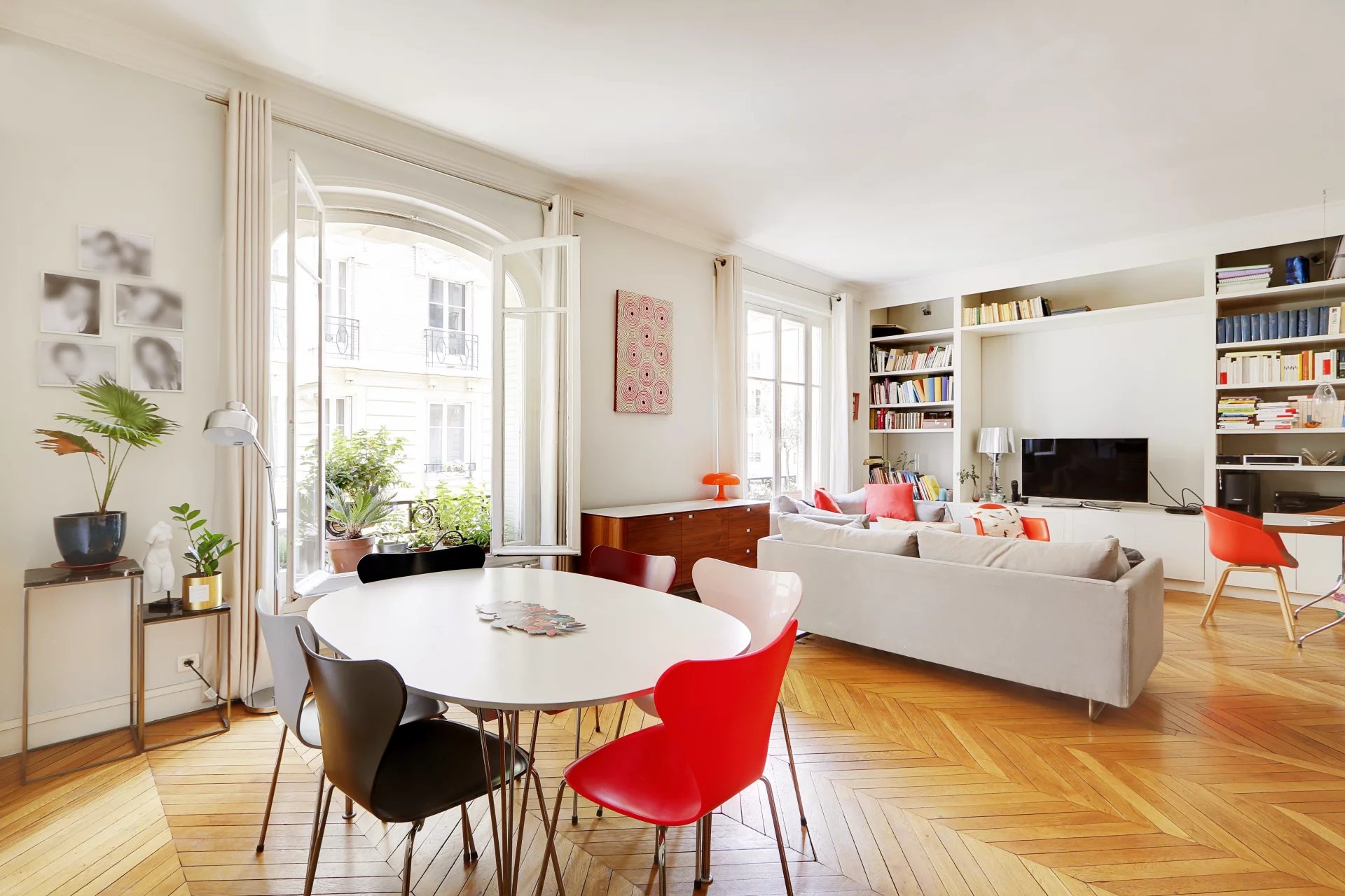 Montmartre – Appartement rénové, possibilité 2 chambres - Image 1