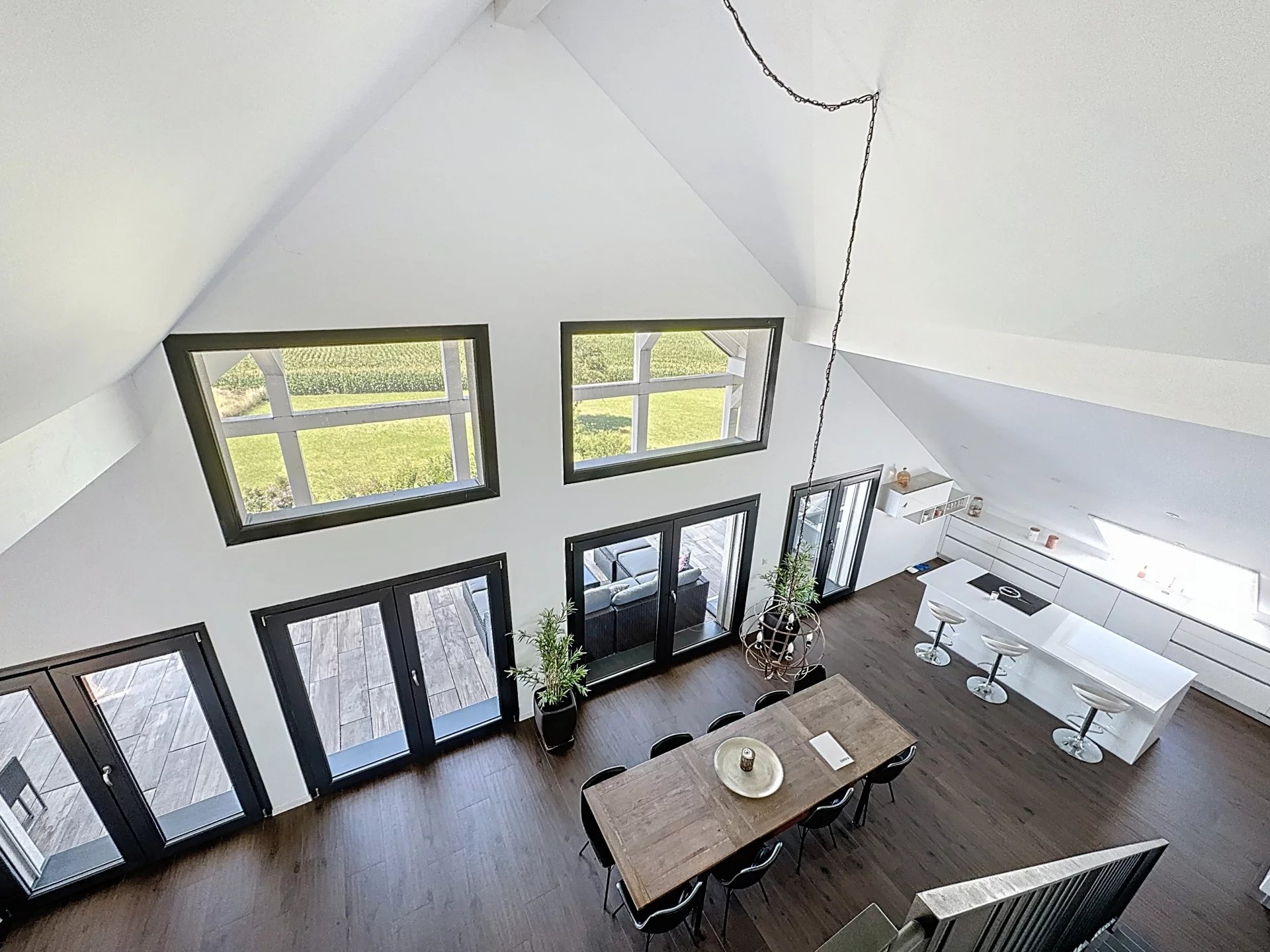 Attique avec balcon-terrasse