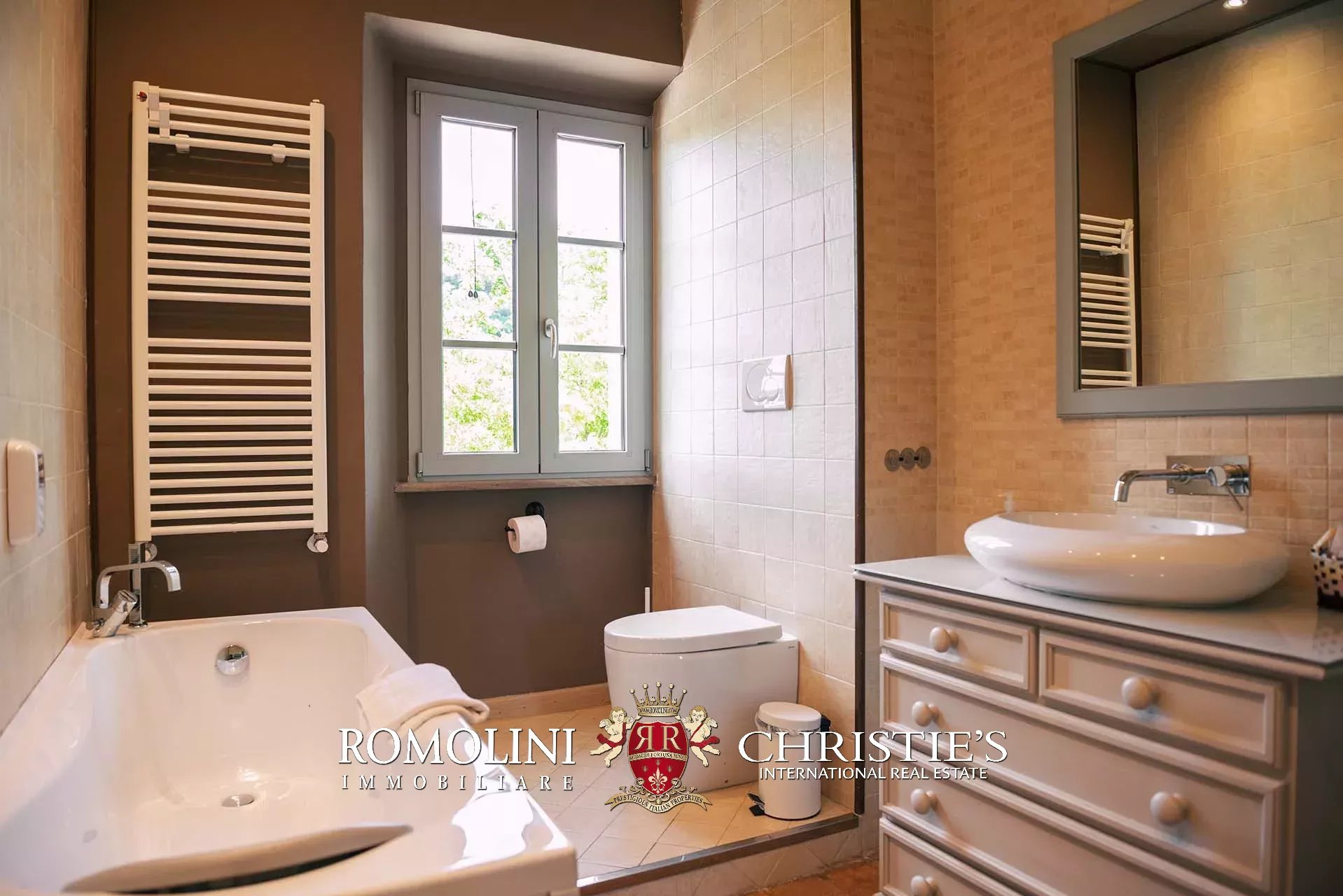 8 Bedroom Villa/Townhouse's Image 50