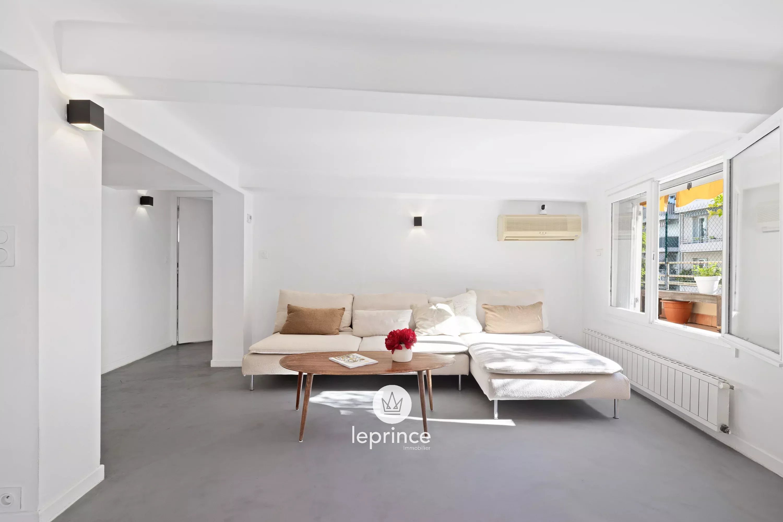 Nice – Fleurs – 2 Bedroom – Top Floor – Terrace