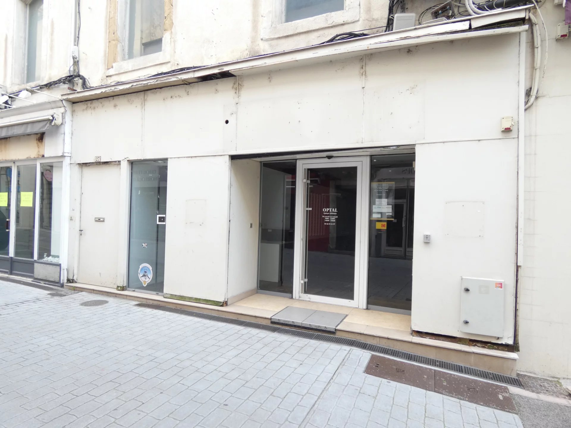 Local plein centre-ville, rue d'Avéjan