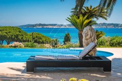Villa with panoramic sea view over the village of Saint-Tropez — photo 2 of 7