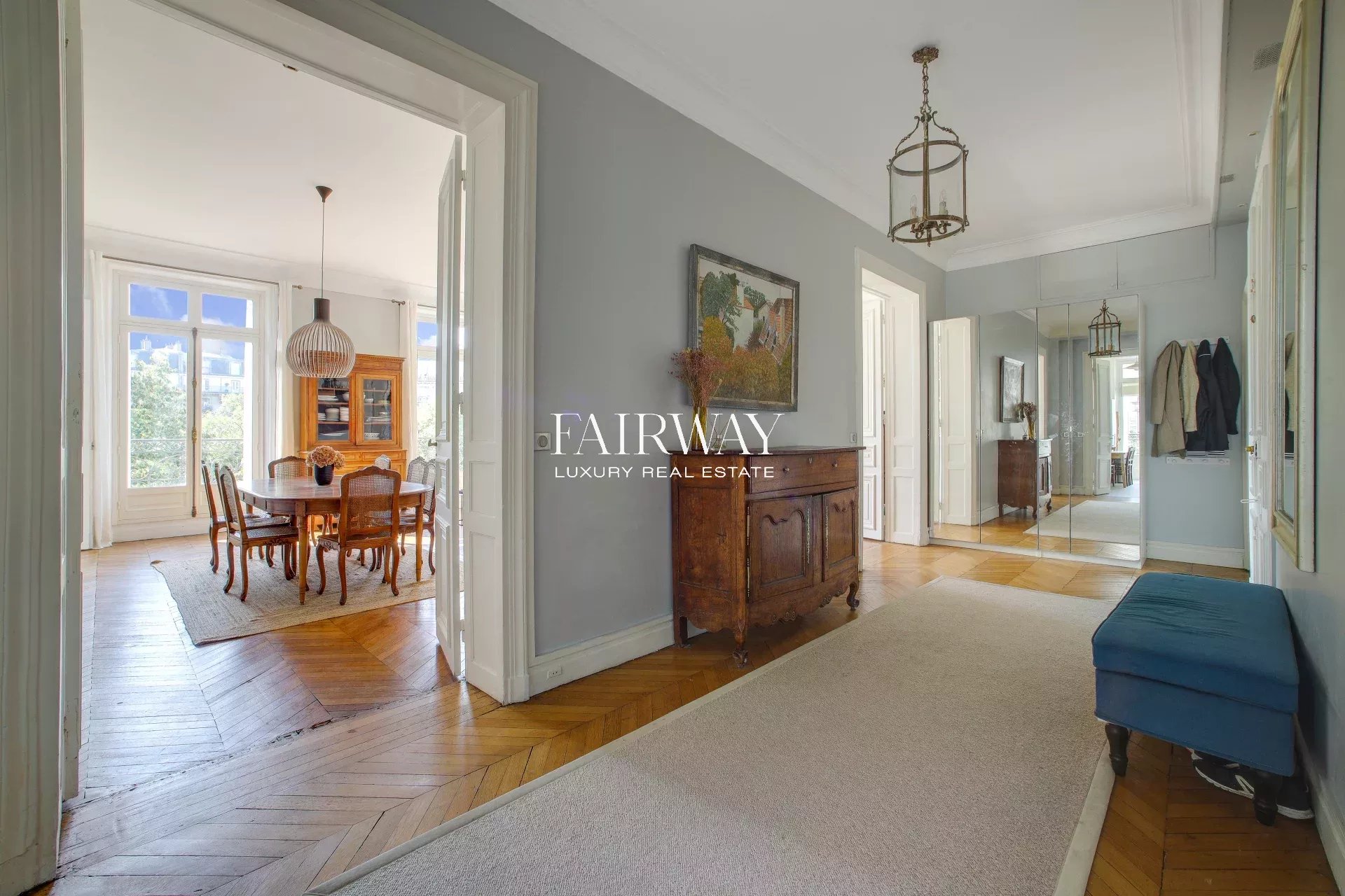 Appartement familial de standing de 213m² avec 5 chambres dans le 8ème arrondissement de Paris