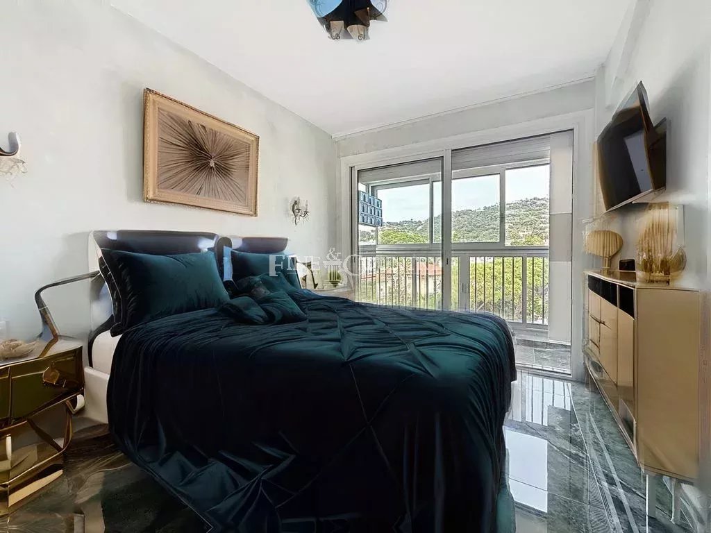 Photo of Apartment 3/4 room for sale in Cannes with sea views