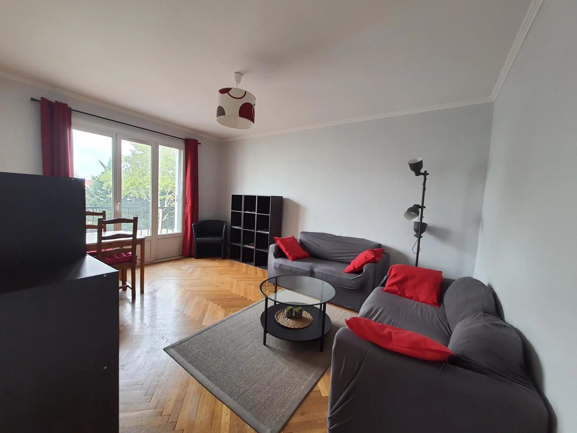 T2 MEUBLE AVEC CAVE ET PARKING