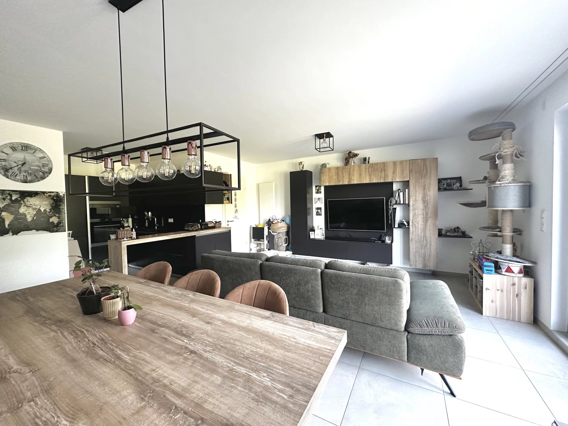 Agence immobilière de AXHOME IMMO SARL